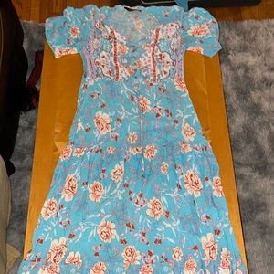 Blue maxi dress lightweight and flowy. Perfect for spring and summer